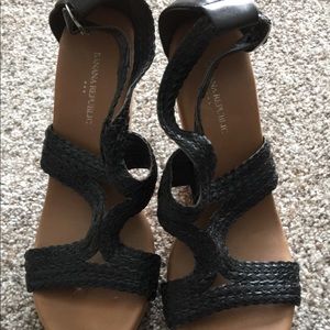 Banana republic black wedges